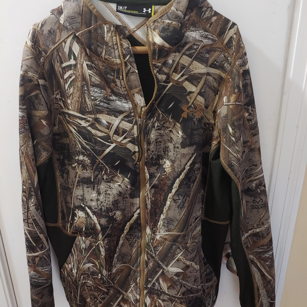 Underarmor/ real tree camo jacket size small